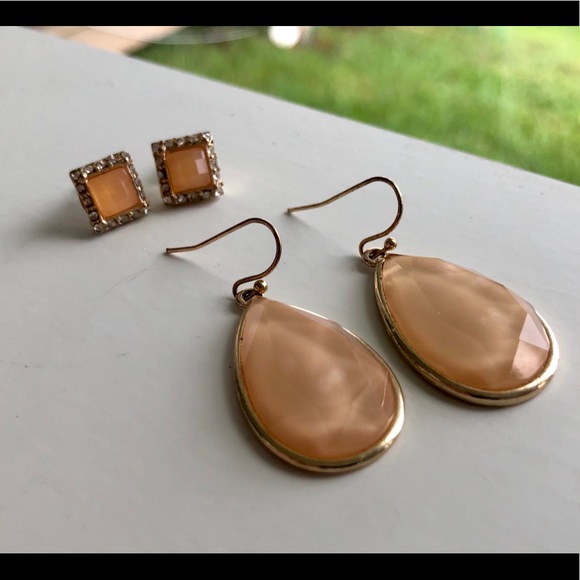 💥SOLD💥😃 F21 STUD & DANGLY EARRINGS - Picture 4 of 4